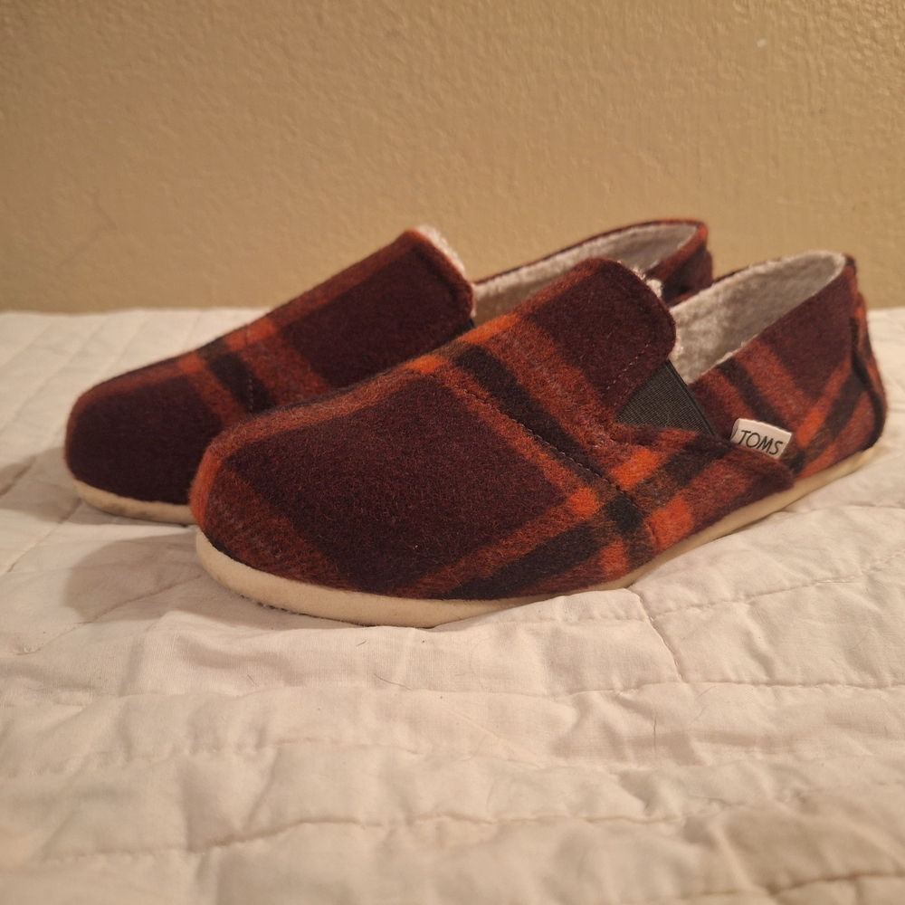 Toms Cozy Wool Lined Red Plaid Slip-ons Women's 8.5